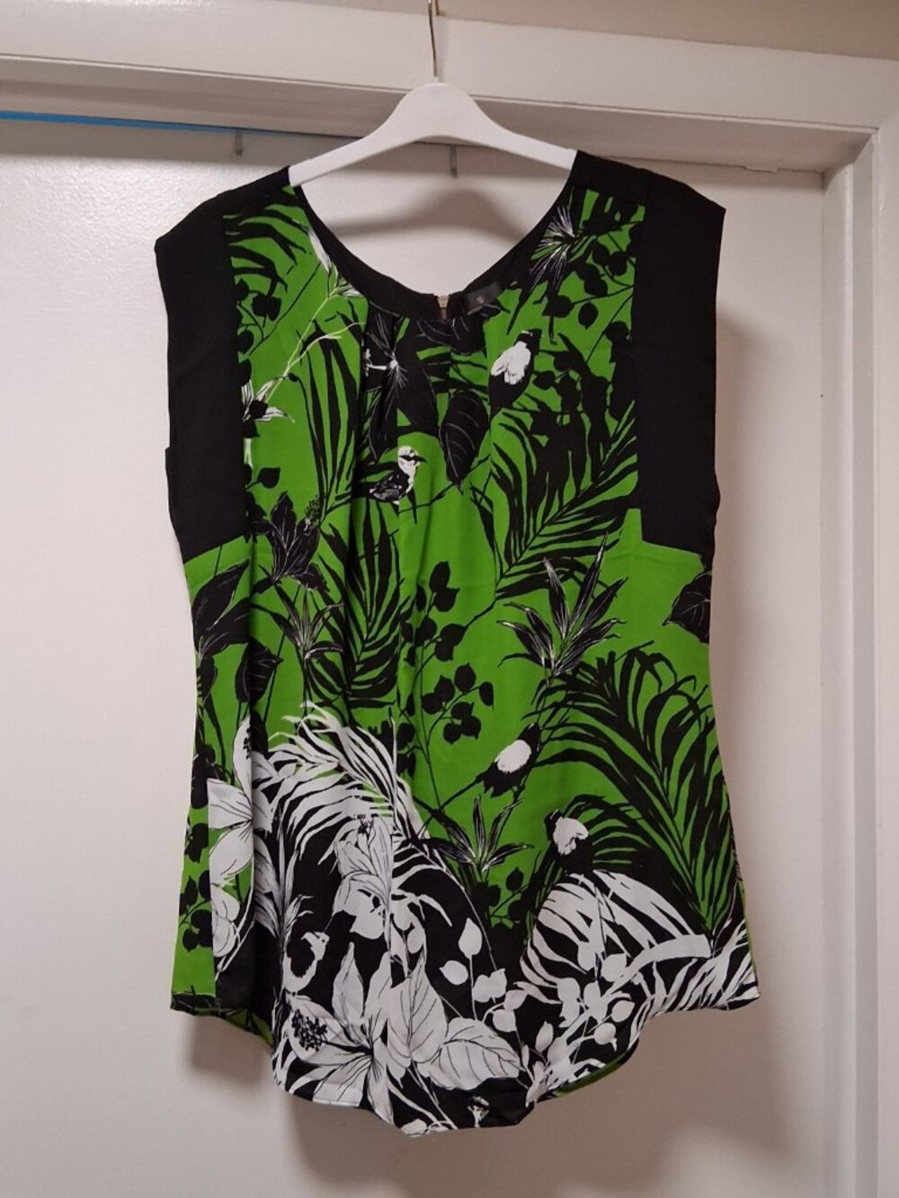 Worthington Green Black Blouse Top sz XL Sleeveless Shirt Floral Bird Print /B8